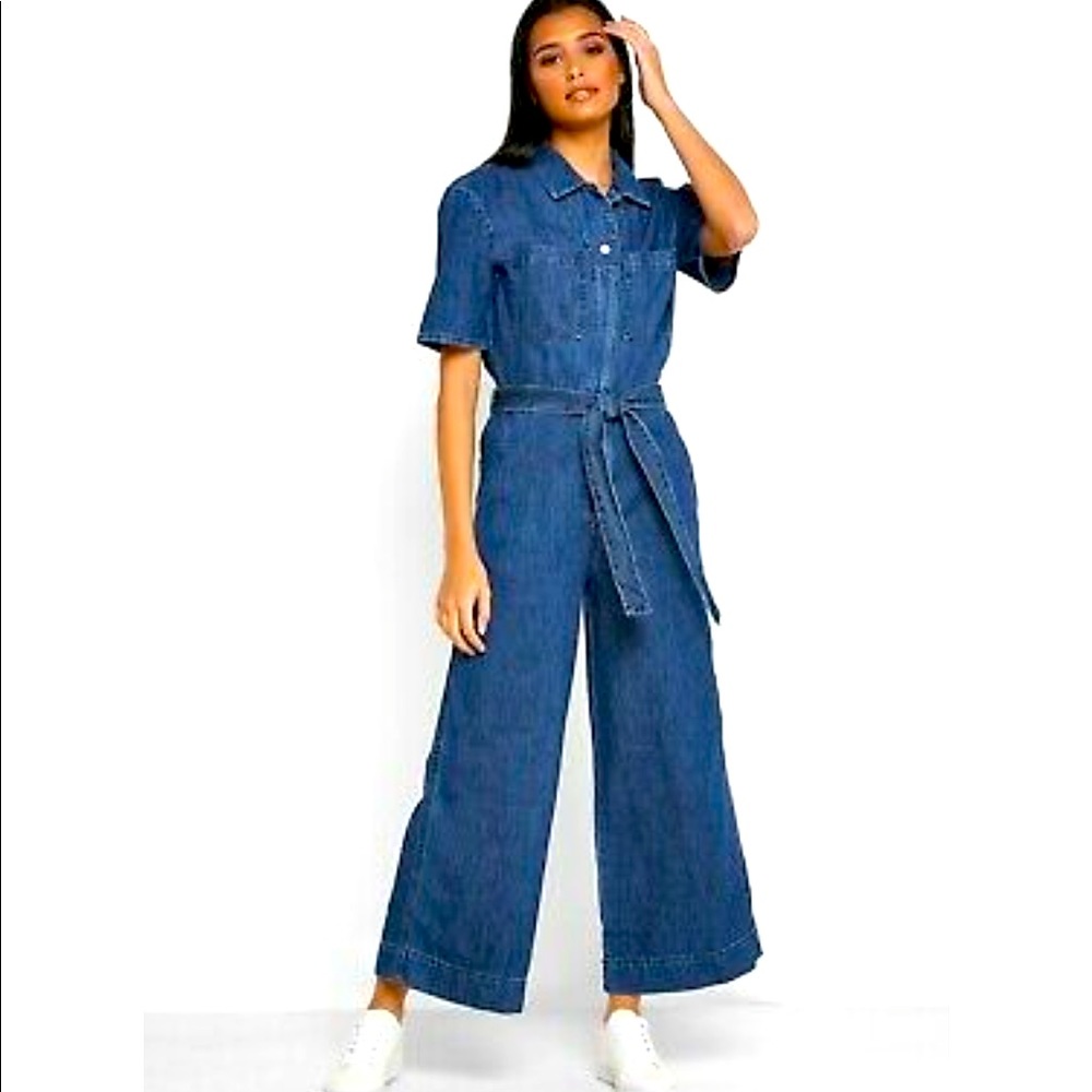 Gap denim jumpsuit wide legged .